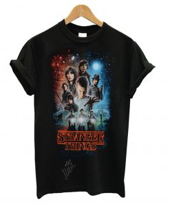 Millie Bobby Brown Stranger Things Autographed Group Shot Graphic T Shirt (GPMU)