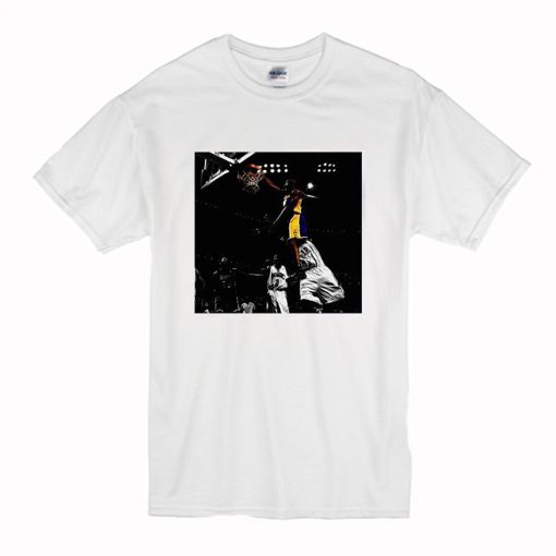 Kobe Bryant On Top Of Dwight Howard T-Shirt (GPMU)