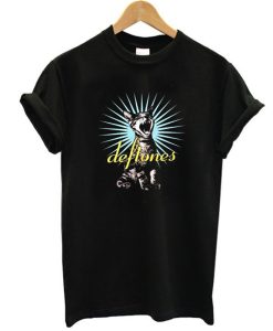 Man’s Classic Deftones (Like) Linus Scoop Neck T Shirt (GPMU)